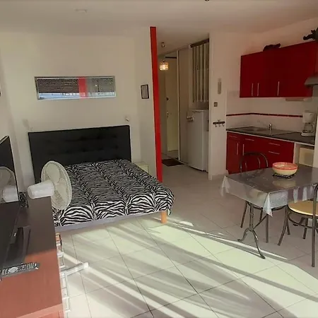 26, Heliopolis E Au Village Naturiste * Agde